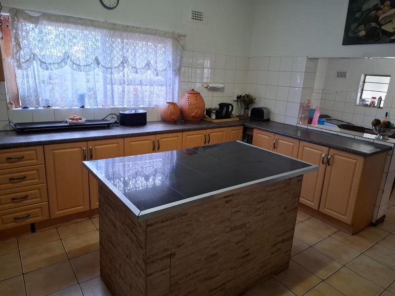 7 Bedroom Property for Sale in Riverton Western Cape